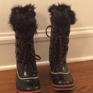 Women’s Snow boots😆 Size 6